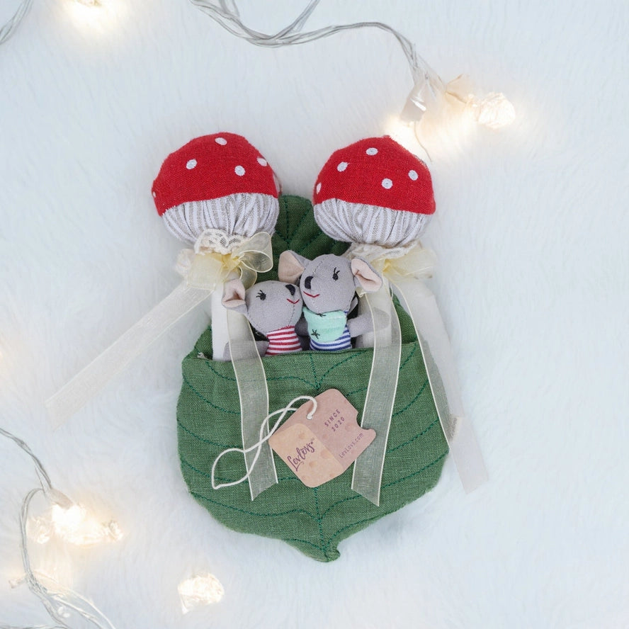 BABY MICE IN CHEESEBOX