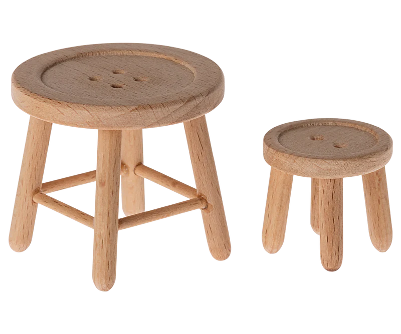 MOUSE TABLE AND STOOL