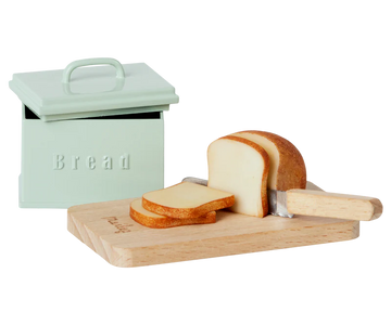 BREAD BOX