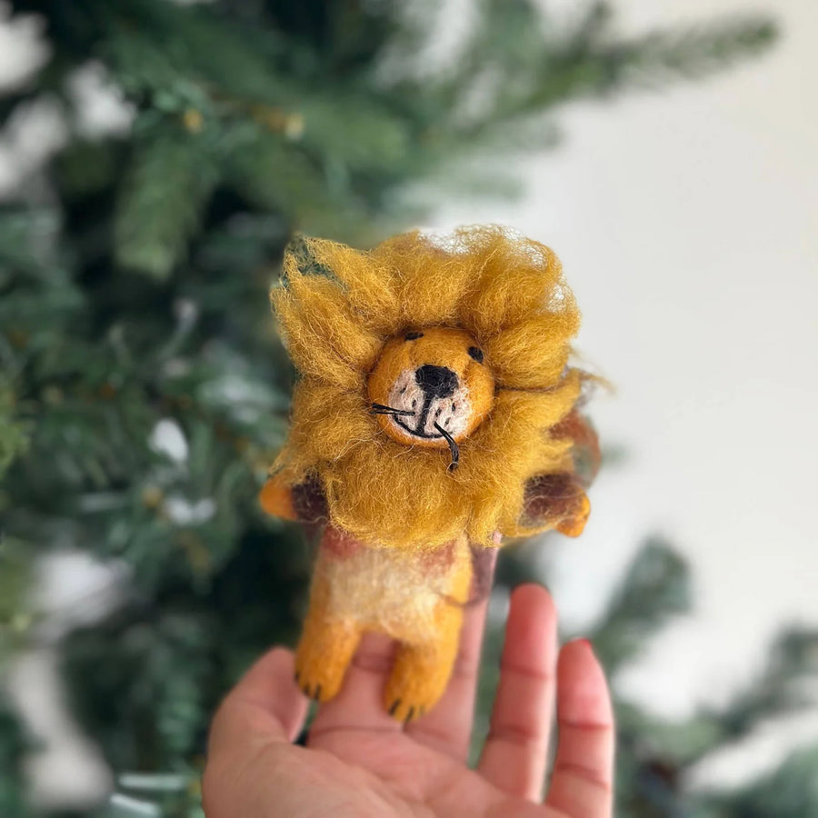 HANDMADE FELTED FINGER PUPPET LION