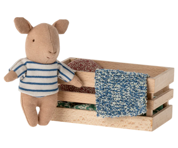 BOY PIG IN A BOX BLUE