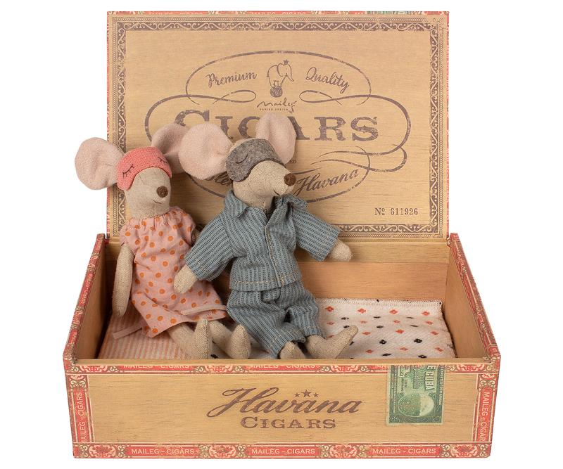 mum & dad mouse cooking set - Pink and Brown Boutique