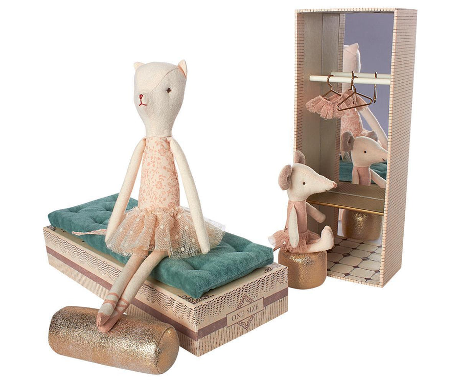 Dancing Cat and Mouse - Pink and Brown Boutique