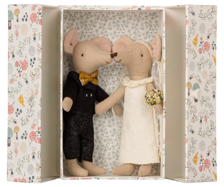 Wedding Mice - Pink and Brown Boutique